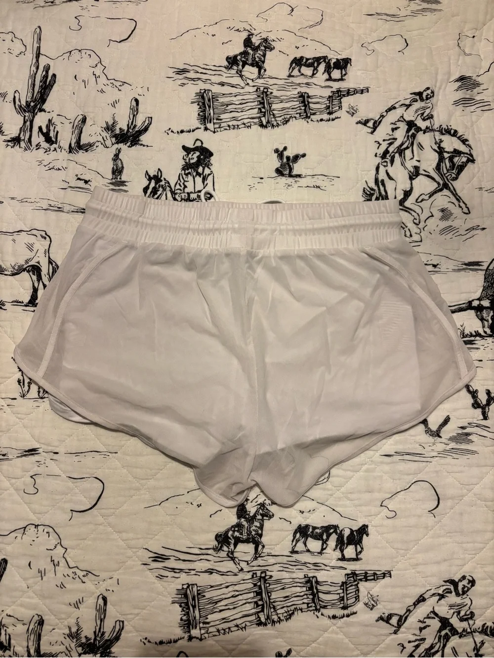 ALO Yoga White Women's Athletic Running Shorts